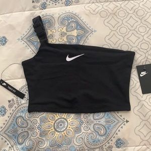 Nike sleeveless top